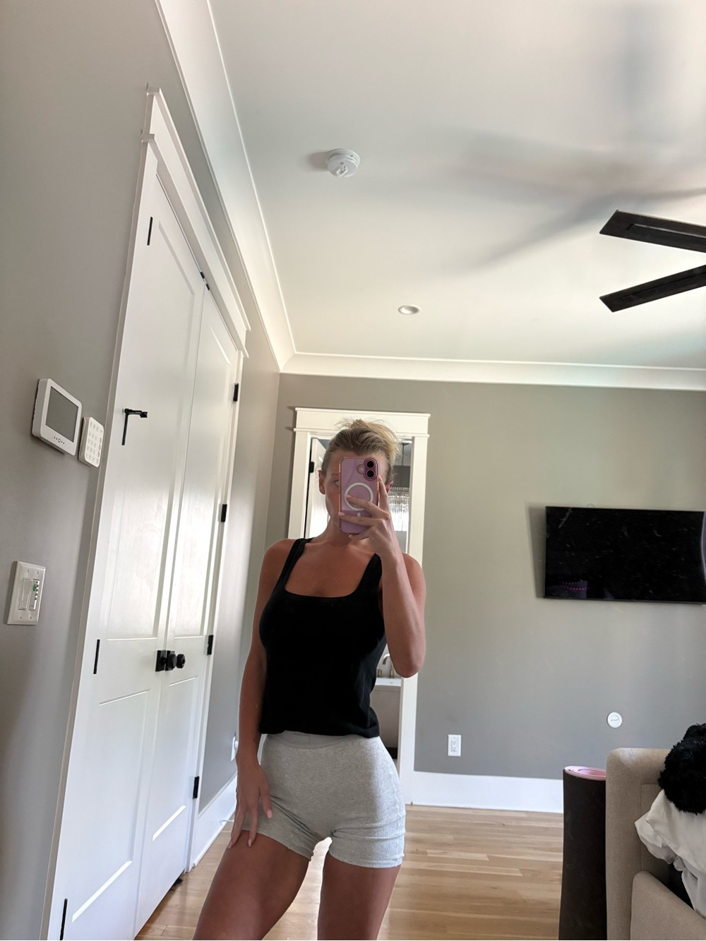 American Eagle Outfitters Black Scoop Neck Tank Top